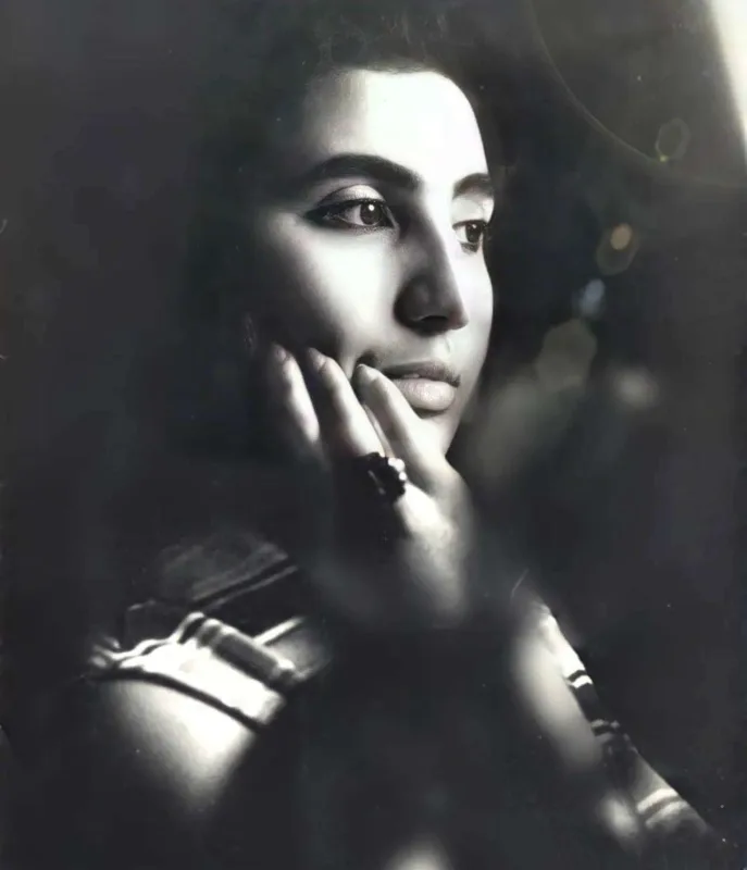 Flora Kərimova gündəm olan arxiv videosundan yazdı