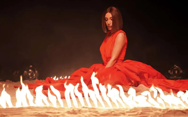 Röya Türkiyədə çəkdiyi “Ağla”nı təqdim etdi