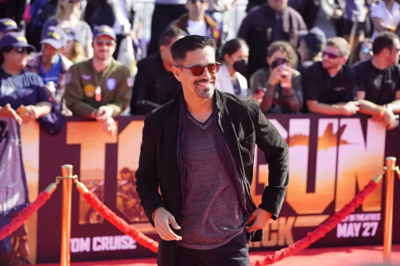 Filmin qalasına havadan giriş!