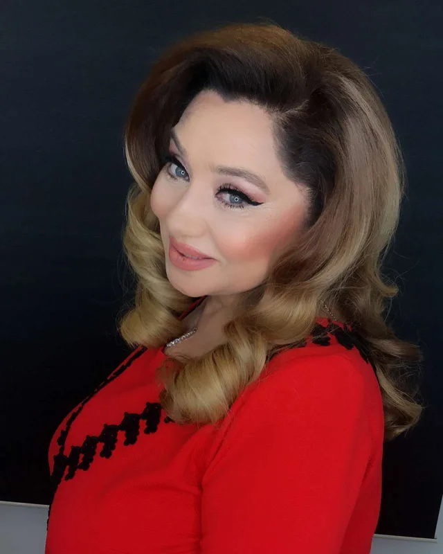 İlham Əliyev mədəniyyət xadimlərini təltif etdi