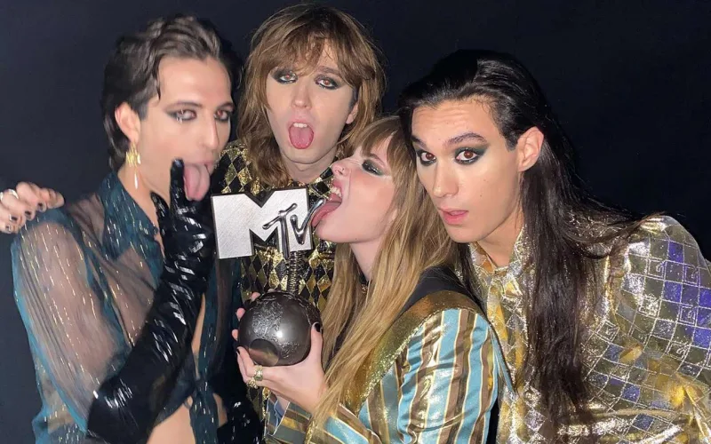 Makron “Avroviziya”ya müdaxilə etmək istəyib