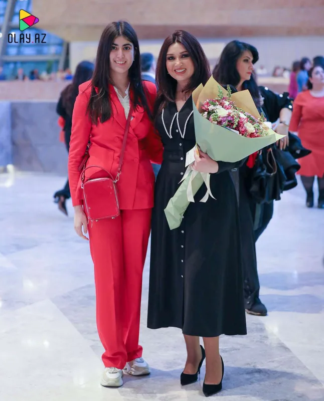 Dilarə Əliyeva qızı ilə konsertdə - Fotolar