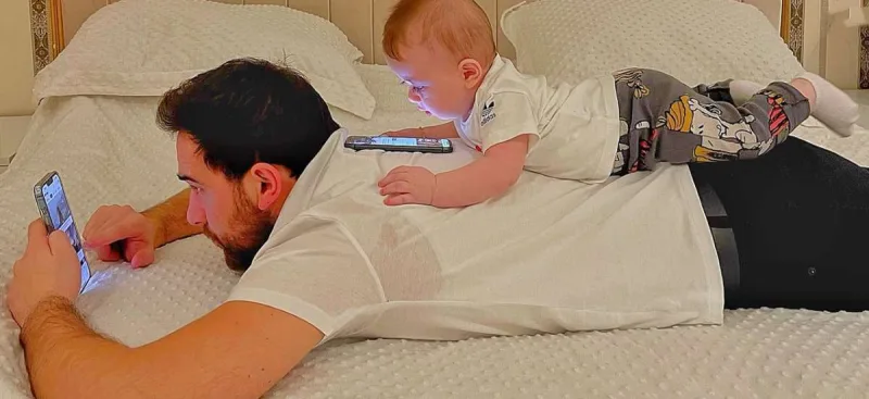 Oğlunun pivə ilə videosu müzakirə yaratdı