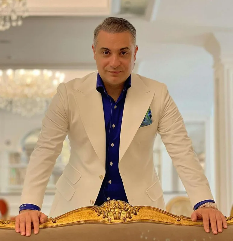 “Atam deyirdi ki, gücün çatmırsa, başına daşı çırp”