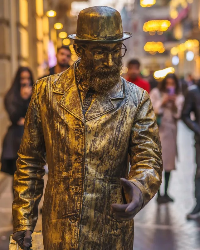 Bakının mərkəzində aktyora şillə vurdu