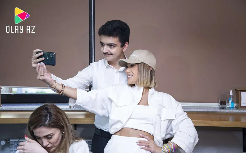 Röya autizmli uşaqlarla görüşdü