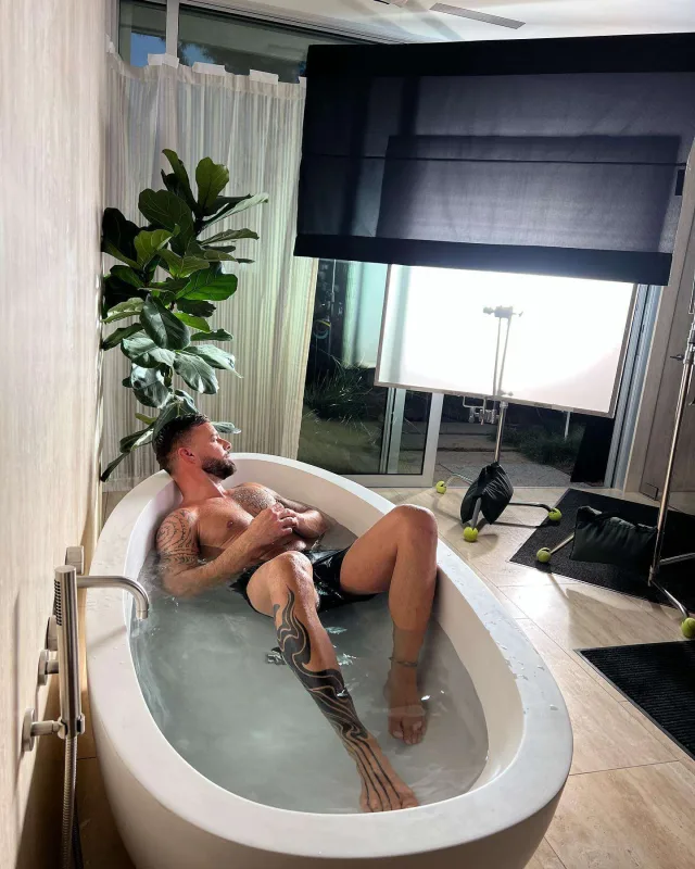 Riki Martin ekranlara qayıdır