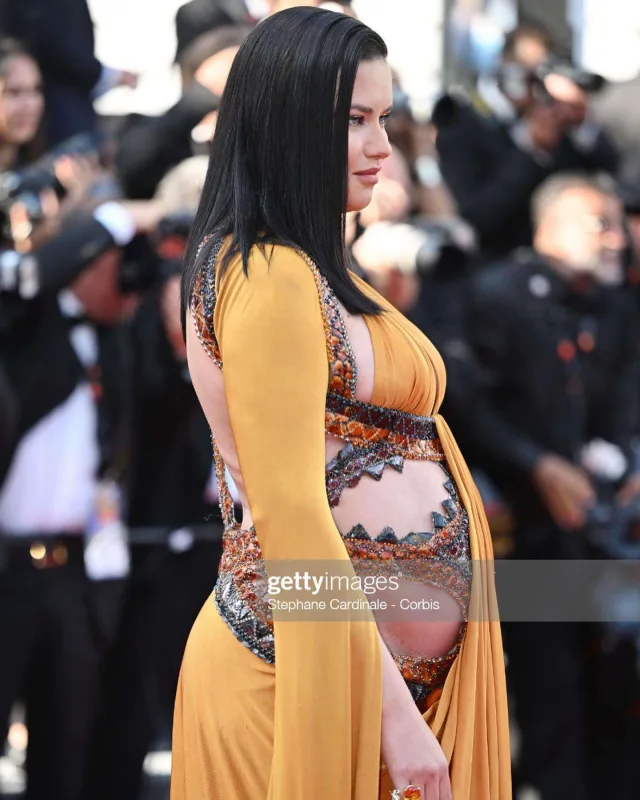 Hamiləlik Adriananı dəyişdi