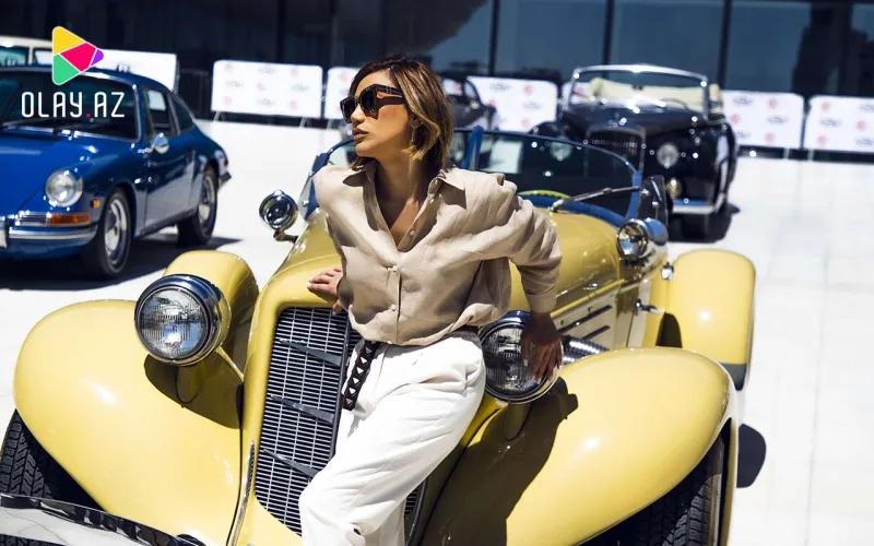 Röya retro maşın sərgisində