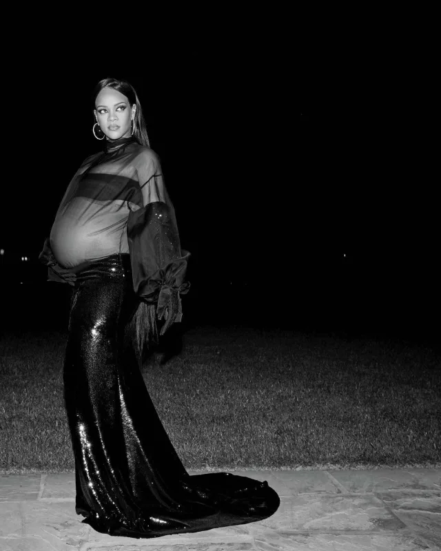 Hadise Rihannanı təkrarladı