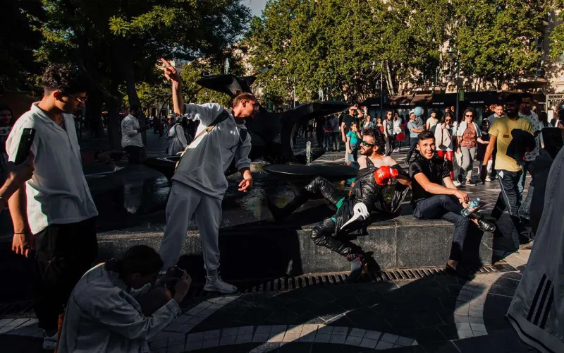 Bakıda aktyorun performansı müzakirə yaratdı