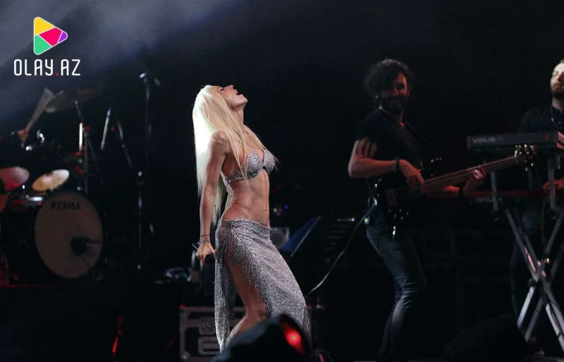 Tünd dəsmal, 18 illik viski, elektrik yuvası - Gülşenin Bakı istəkləri