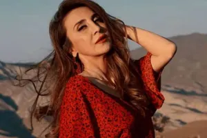 Atası avtomobil qəzasında vəfat edibmiş...