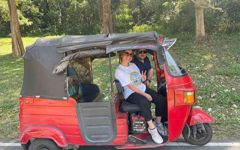 “Çox işləyirəm, öz hesabıma gəzirəm”