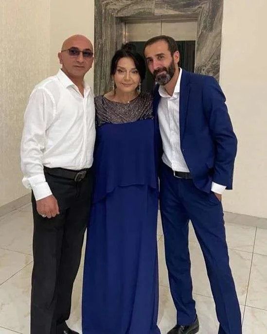 Həmidə Ömərova oğluna toy etdi