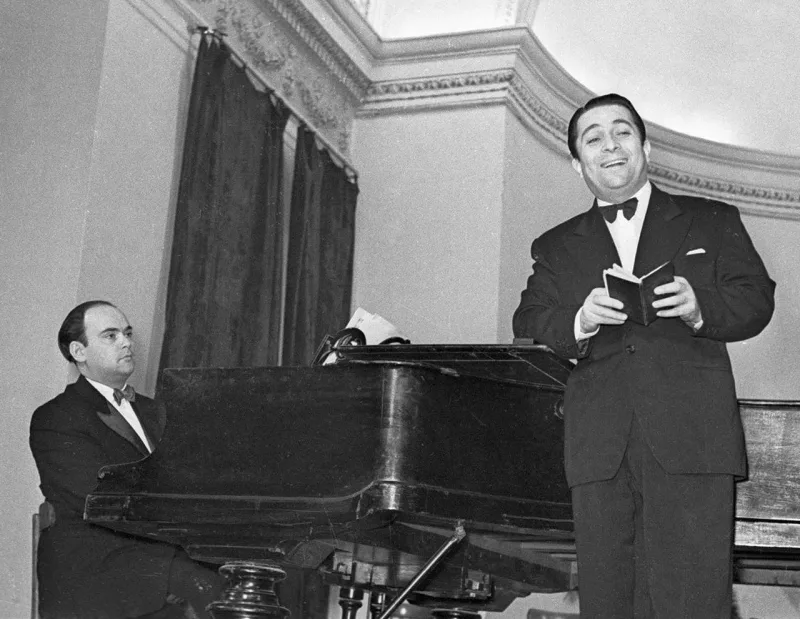 33 ildir ki, aramızda yoxdur!