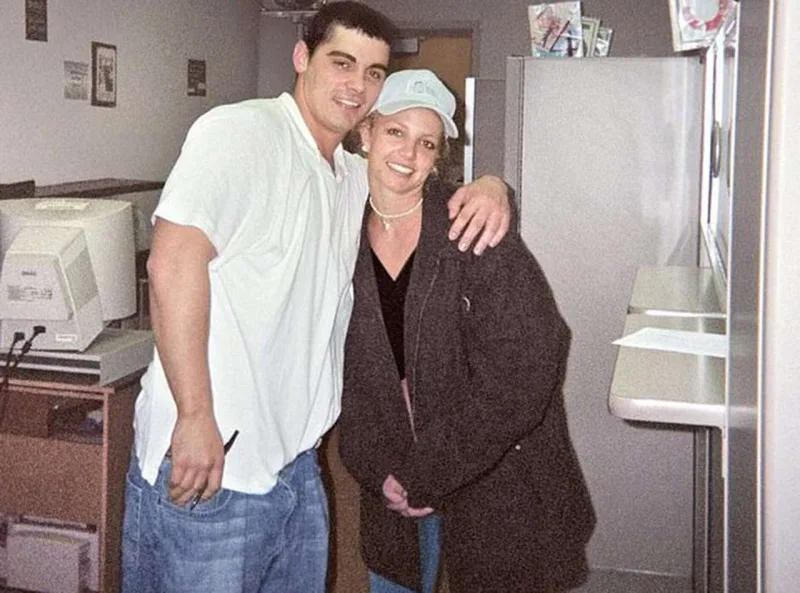 Keçmiş əri Britninin toyunu dağıtmaq istədi