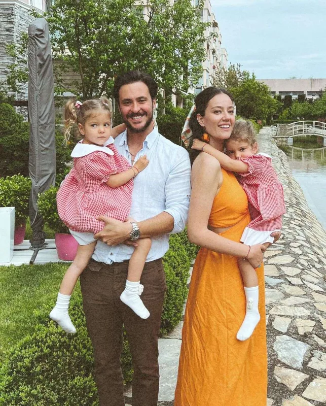 Xanımı azərbaycanlı blogerlərlə foto paylaşan Anılı qısqandı