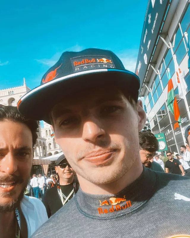 F1 üçün Azərbaycana gələn türk məşhurlar