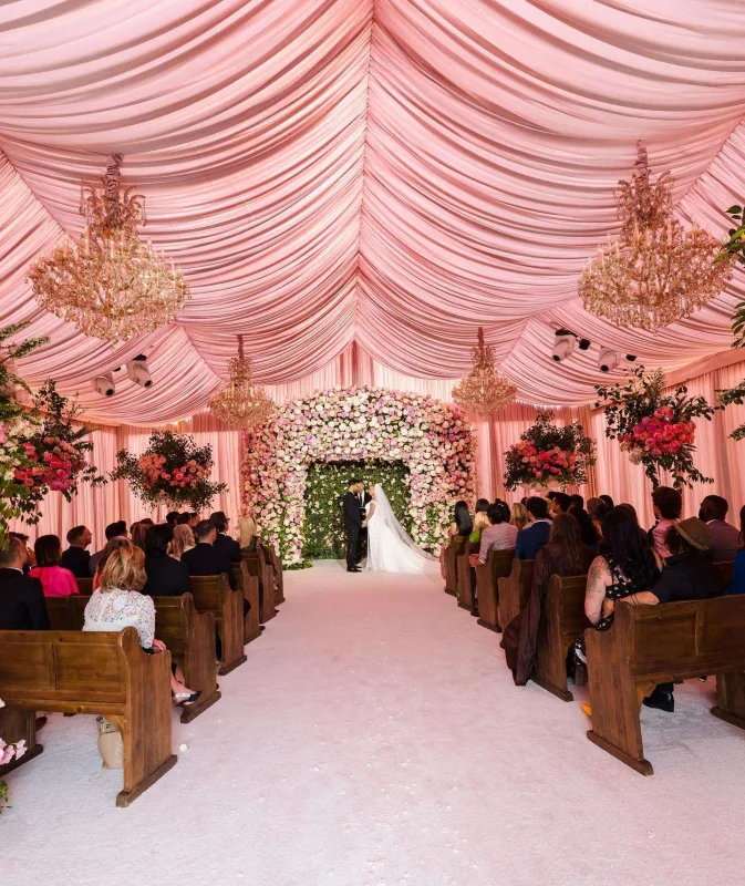 Gəlinliyi 700 saata tikilib... - Britninin toyunun detalları