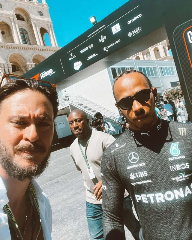 F1 üçün Azərbaycana gələn türk məşhurlar