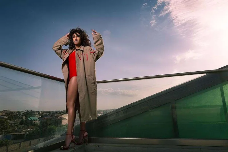 Popun kraliçası 40-a çatdı!