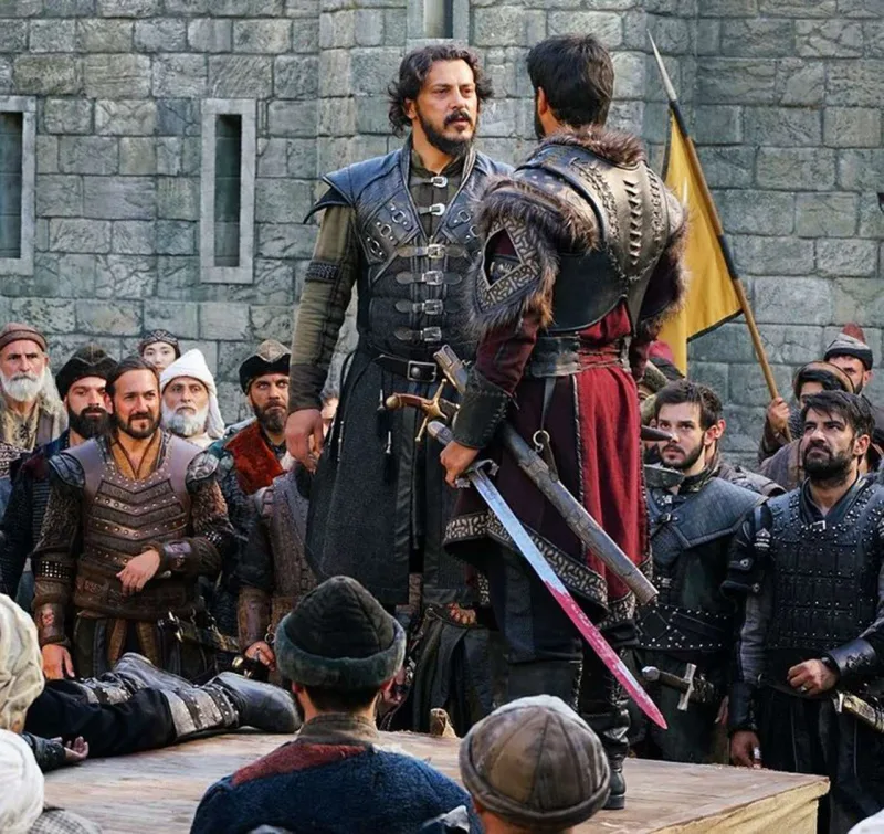 Burak Özçivit Bakıya gəlir