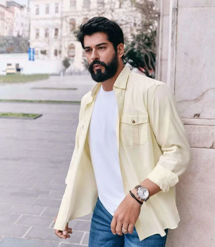 Burak Özçivit Bakıya gəlir