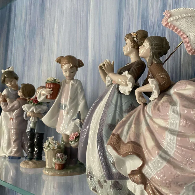 Anna ABŞ-dakı dəbdəbəli evini itirdi