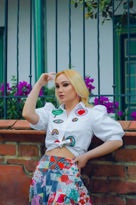 Nuranın Kolumbiyada çəkdirdiyi klipi