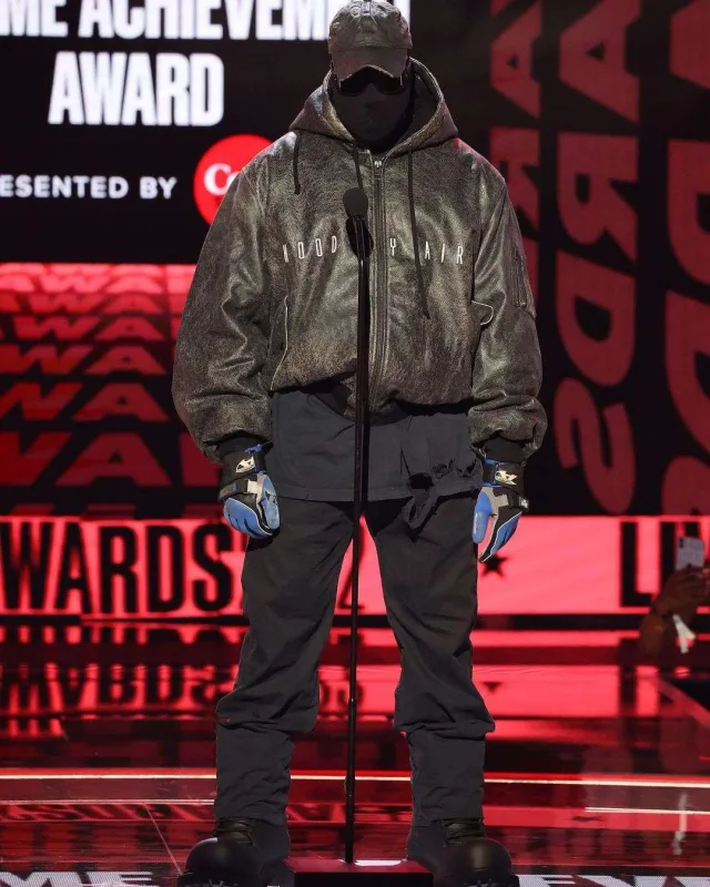 BET mükafatları sahiblərinə verildi