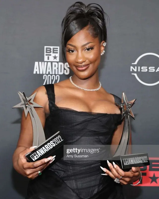 BET mükafatları sahiblərinə verildi