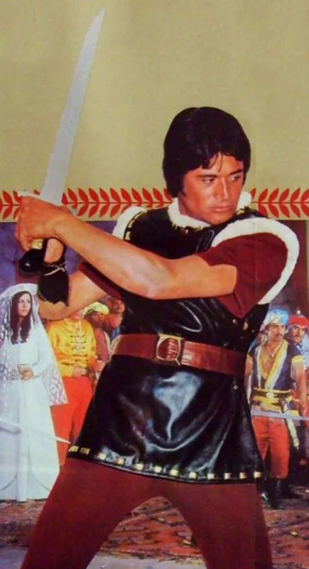 Cüneyt Arkın vəfat etdi