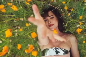 “Erotik filmin fərqli versiyasına çəkilmək istəyirdim”