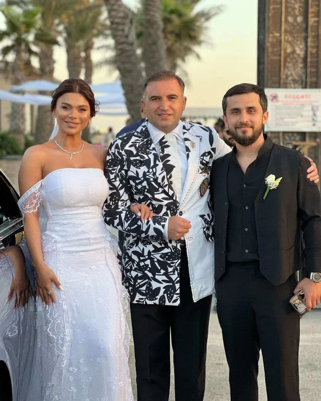 Kişilər bəy, xanımlar gəlin kimi... - Aysunun toyu