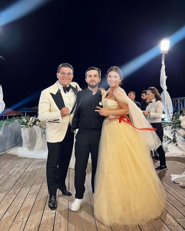 Kişilər bəy, xanımlar gəlin kimi... - Aysunun toyu