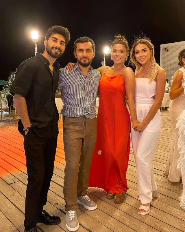 Kişilər bəy, xanımlar gəlin kimi... - Aysunun toyu