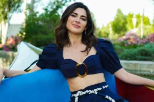 Nəsrin Gökhanı həm sildi, həm də söz atdı