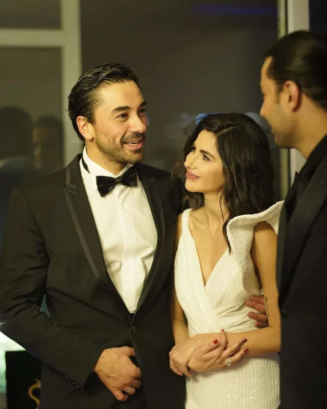 Nəsrin Gökhanı həm sildi, həm də söz atdı