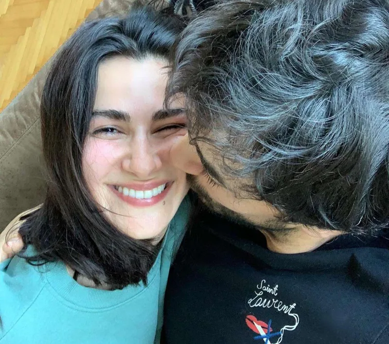 Nəsrin Gökhanı həm sildi, həm də söz atdı