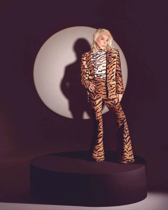 İradə insanlardan gileyləndi