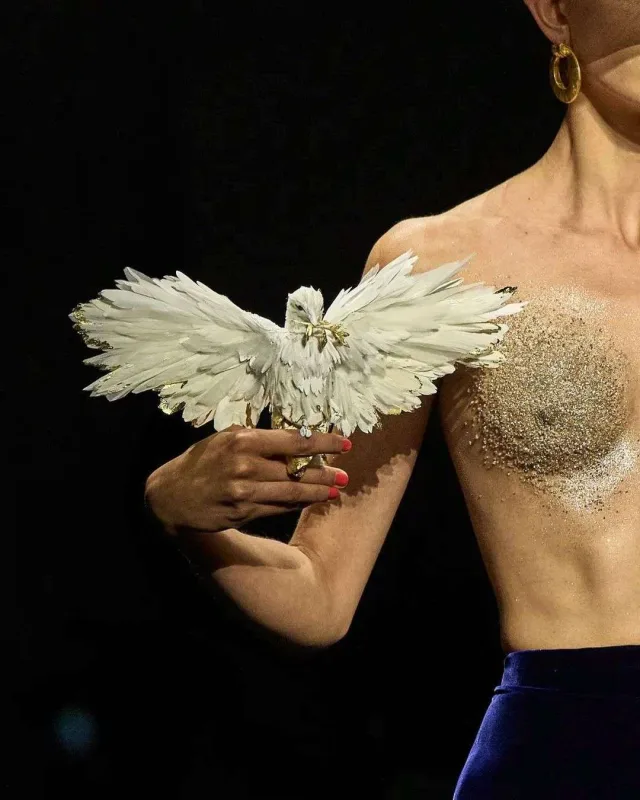 Təxribatçı, başgicəlləndirici və çətin...