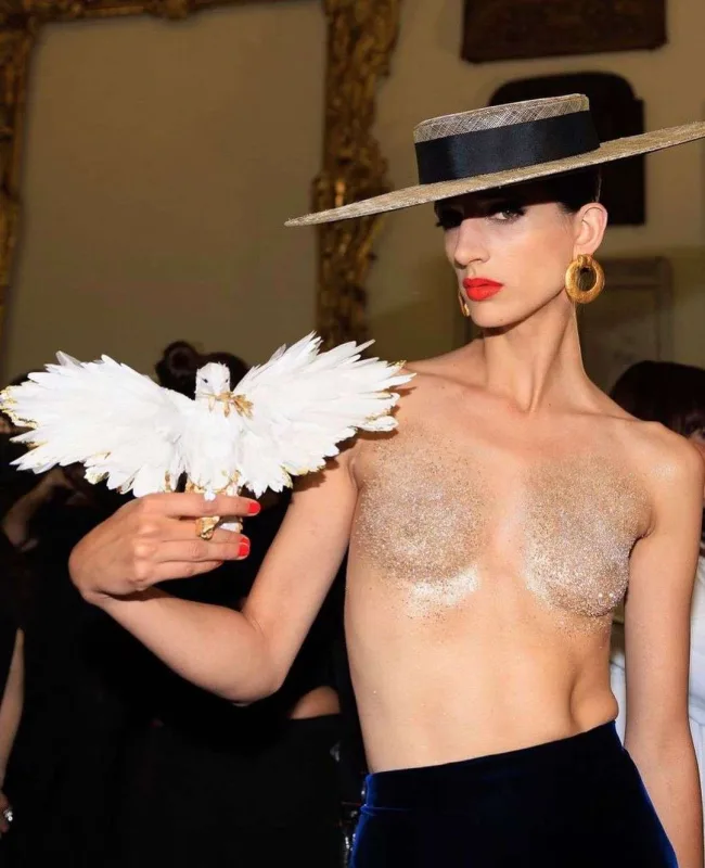 Təxribatçı, başgicəlləndirici və çətin...