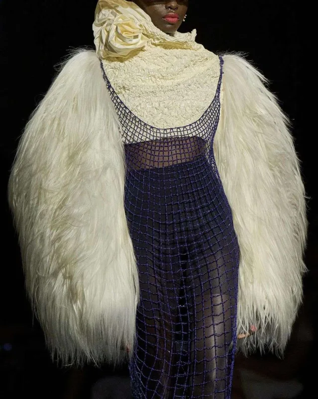 Təxribatçı, başgicəlləndirici və çətin...