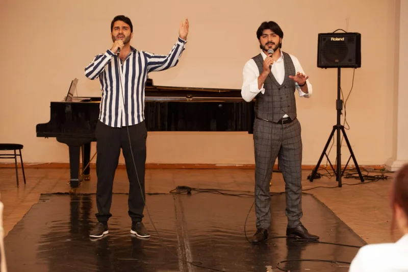 Rusiyadan diplomla döndülər