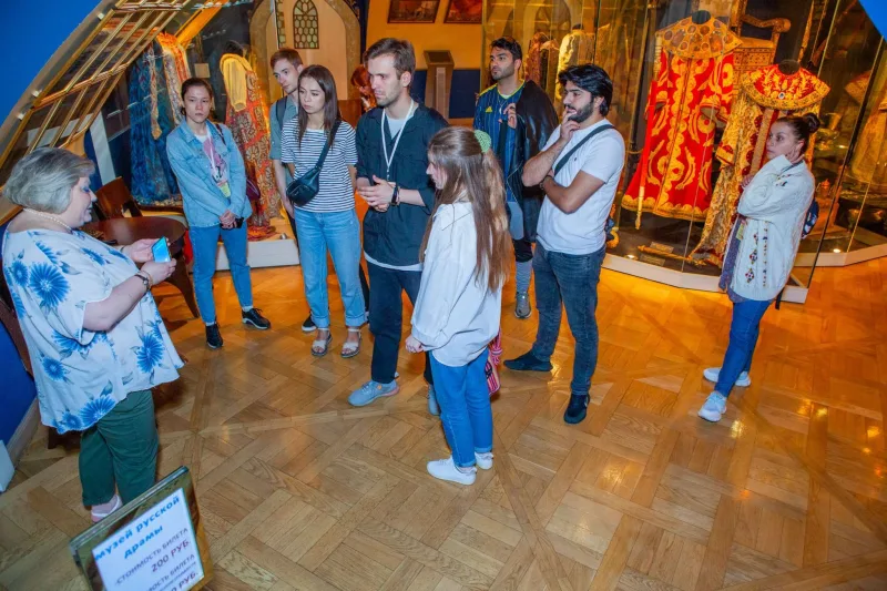 Rusiyadan diplomla döndülər