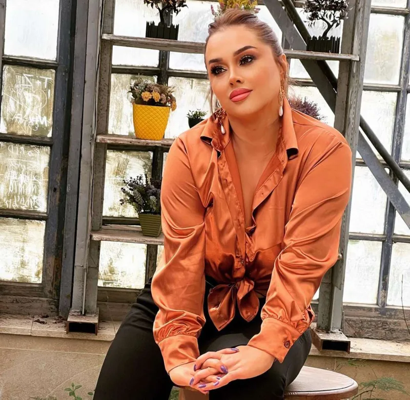 Xatirə onu qınayanlara cavab verdi