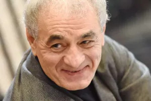 “Mən də “özündən razılıq” xəstəliyinə tutulmuşdum”