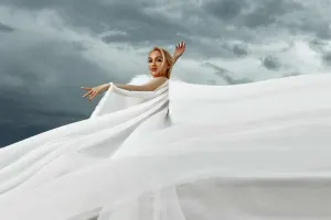 Nuradan həm klip, həm fotosessiya!