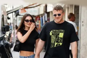 Emili həyat yoldaşından boşanır?